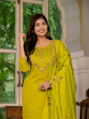 Hanch Marina Silk Embroidered Straight Kurti Set – Mustard Yellow