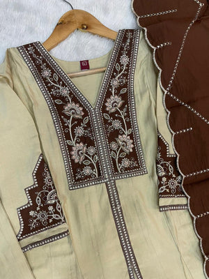 Hanch Roman Silk Embroidered Anarkali Kurti Set – Cream