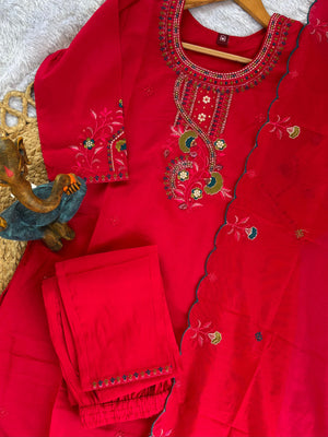 Hanch Roman Silk Embroidered Straight Kurti Set – Red