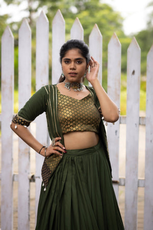 Hanch Navratri Mehendi Lehenga Set