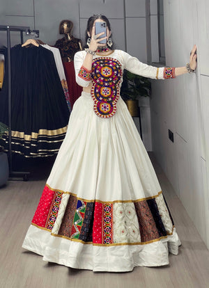 Hanch Navratri White Vaayroo Lehenga Set