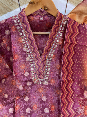 Hanch Zarna Silk Embroidered Straight Kurti Set – Wine Purple