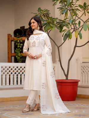 Hanch Pure Viscose Mango Silk Embroidered Straight Kurti Set – White