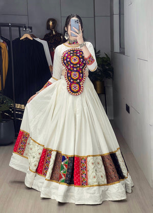 Hanch Navratri White Vaayroo Lehenga Set