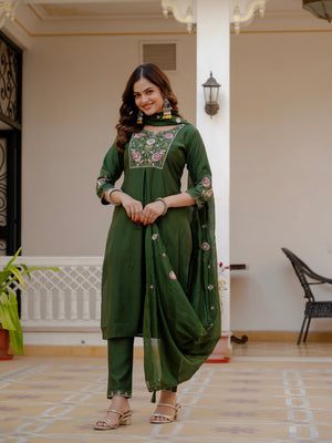 Hanch Pure Viscose Mango Silk Embroidered Straight Kurti Set – Green