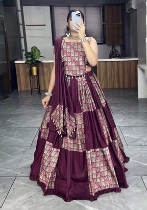 Hanch Navratri Wine Sajni Lehenga Set