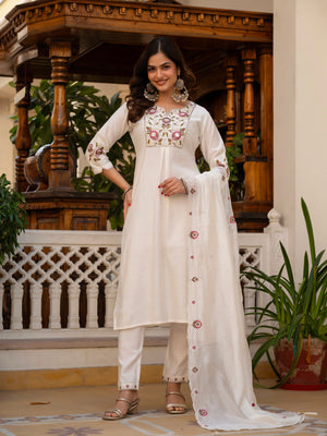 Hanch Pure Viscose Mango Silk Embroidered Straight Kurti Set – White