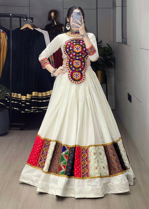 Hanch Navratri White Vaayroo Lehenga Set