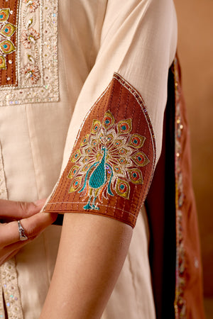 Hanch Roman Silk Embroidered Anarkali Kurti Set – Cream