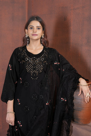 Hanch Heavy Viscose Roman Embroidered Straight Kurti Set – Black