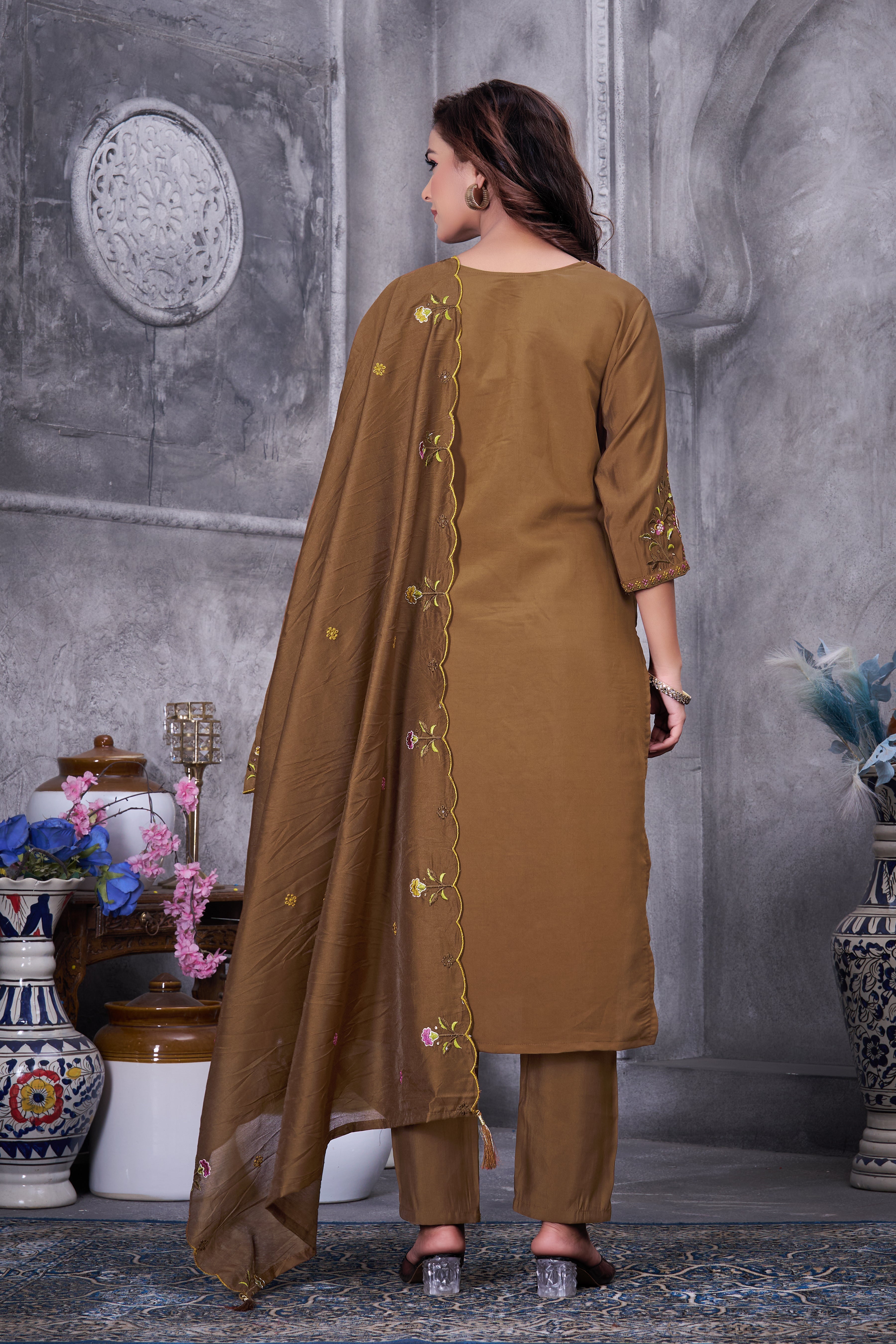 Hanch Roman Silk Embroidered Straight Kurti Set – Brown