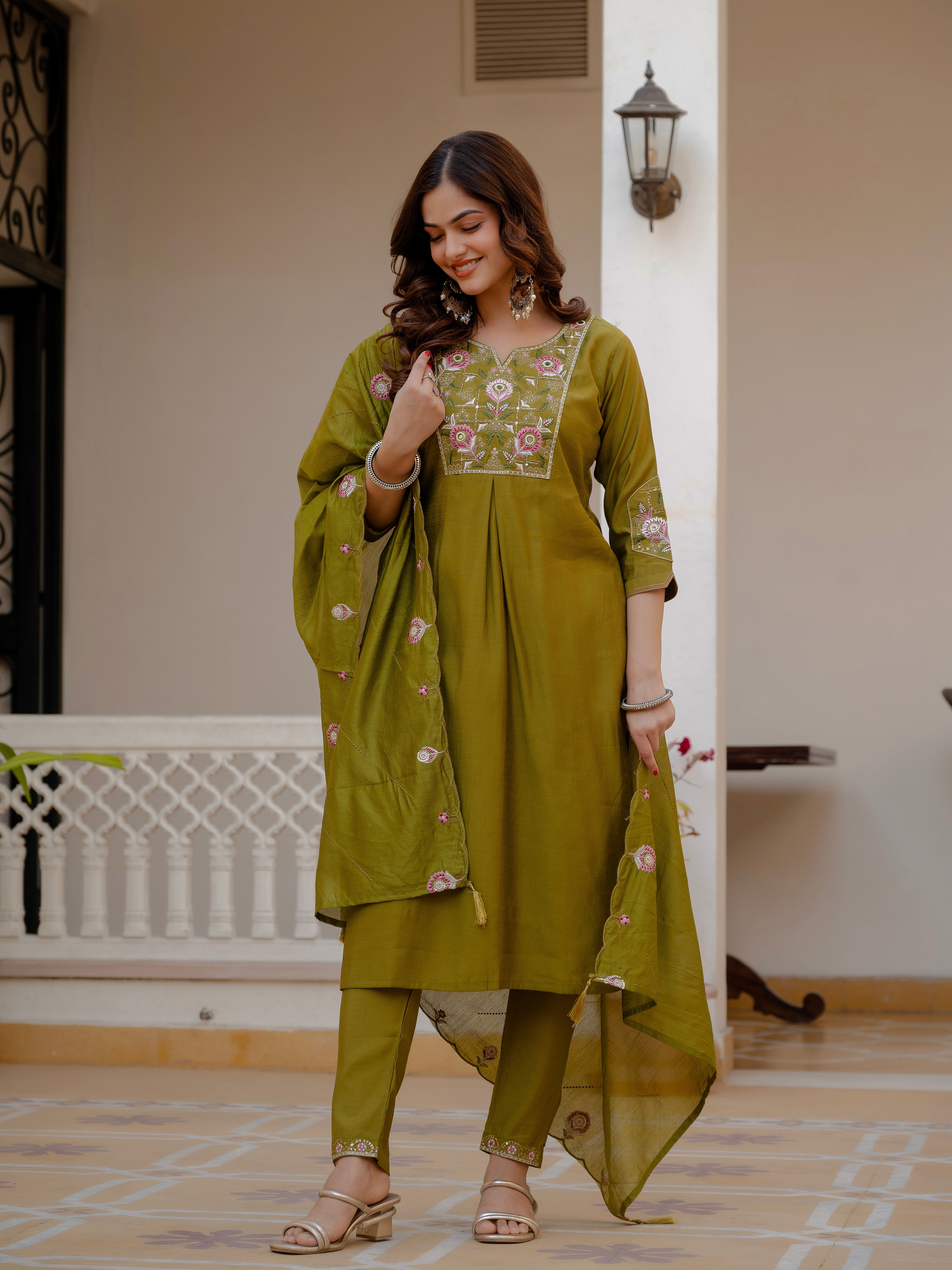 Hanch Pure Viscose Mango Silk Embroidered Straight Kurti Set – Mahendi Green