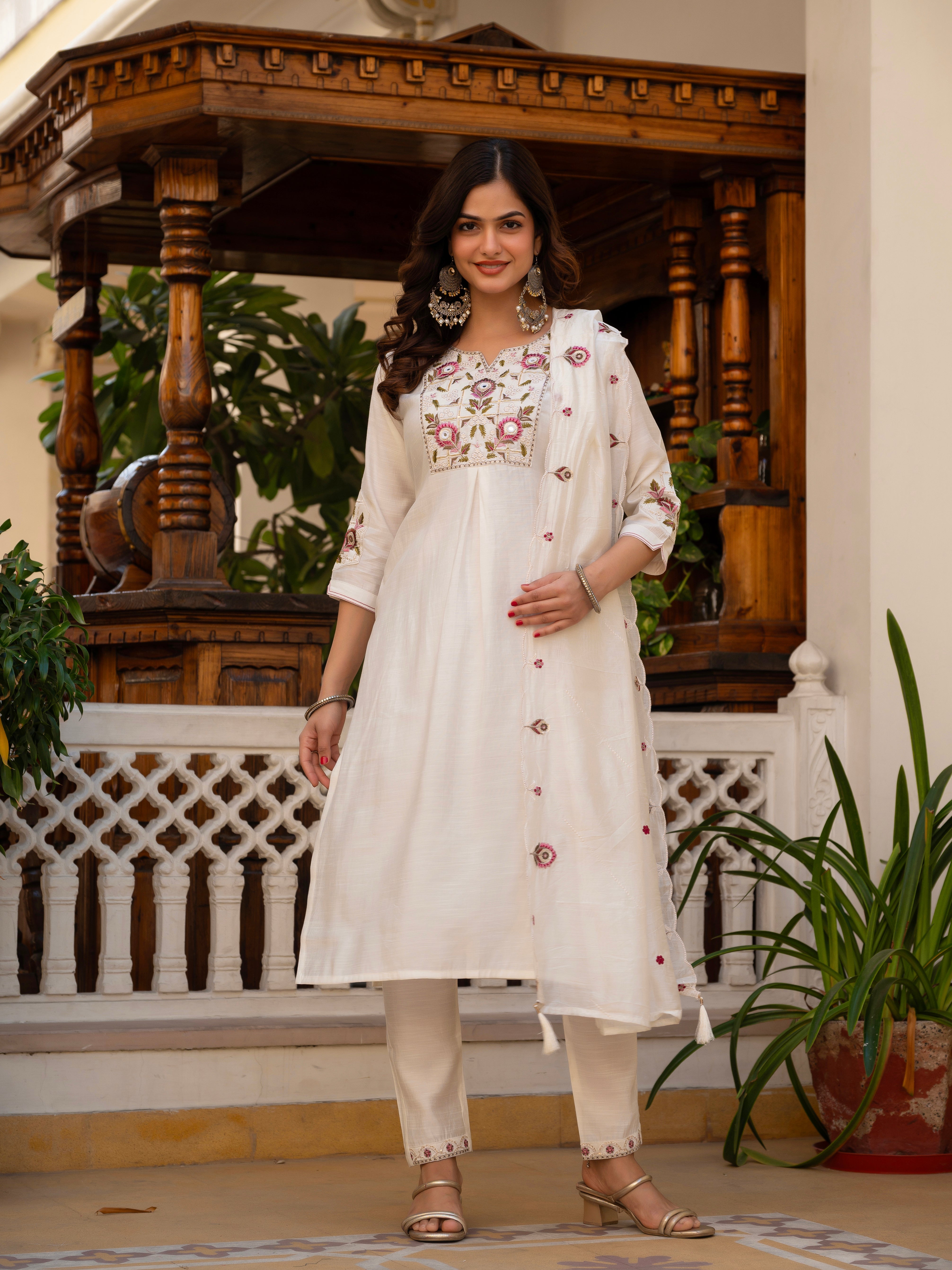 Hanch Pure Viscose Mango Silk Embroidered Straight Kurti Set – White