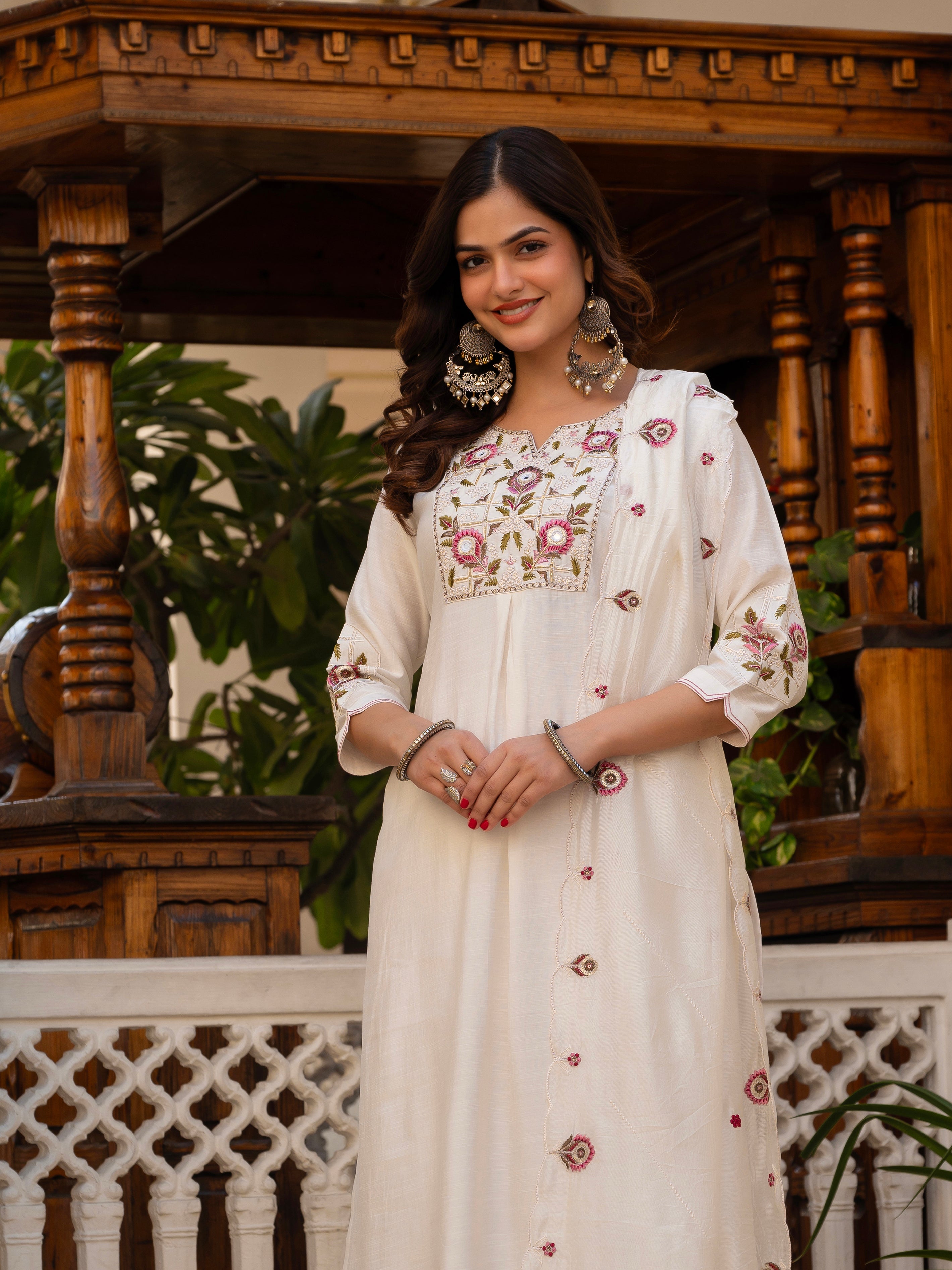 Hanch Pure Viscose Mango Silk Embroidered Straight Kurti Set – White