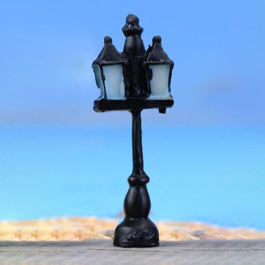 Light Blue Retro Street Light (Light On Both Side)