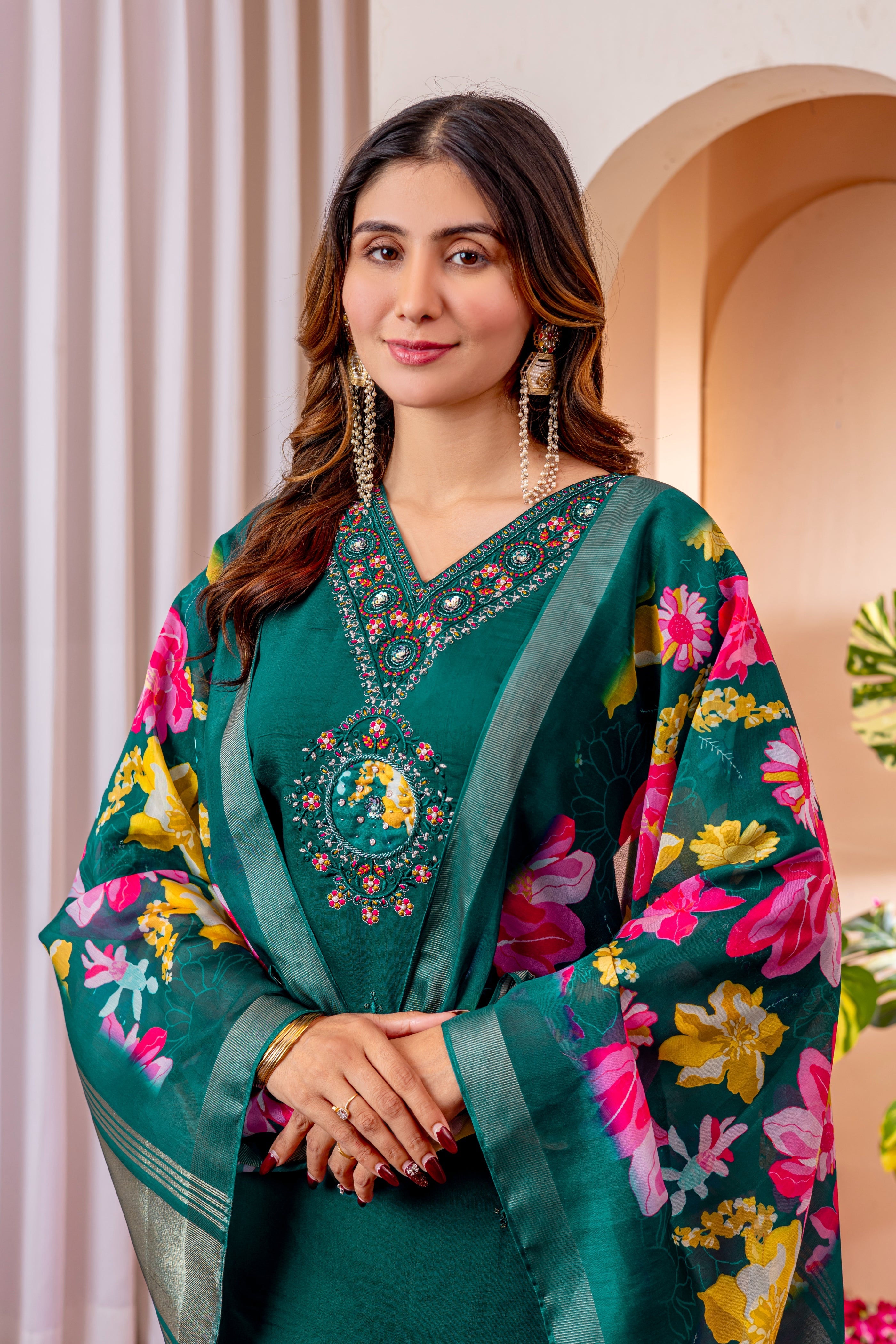 Hanch Marina Viscose Silk Embroidered Straight Kurti Set – Green
