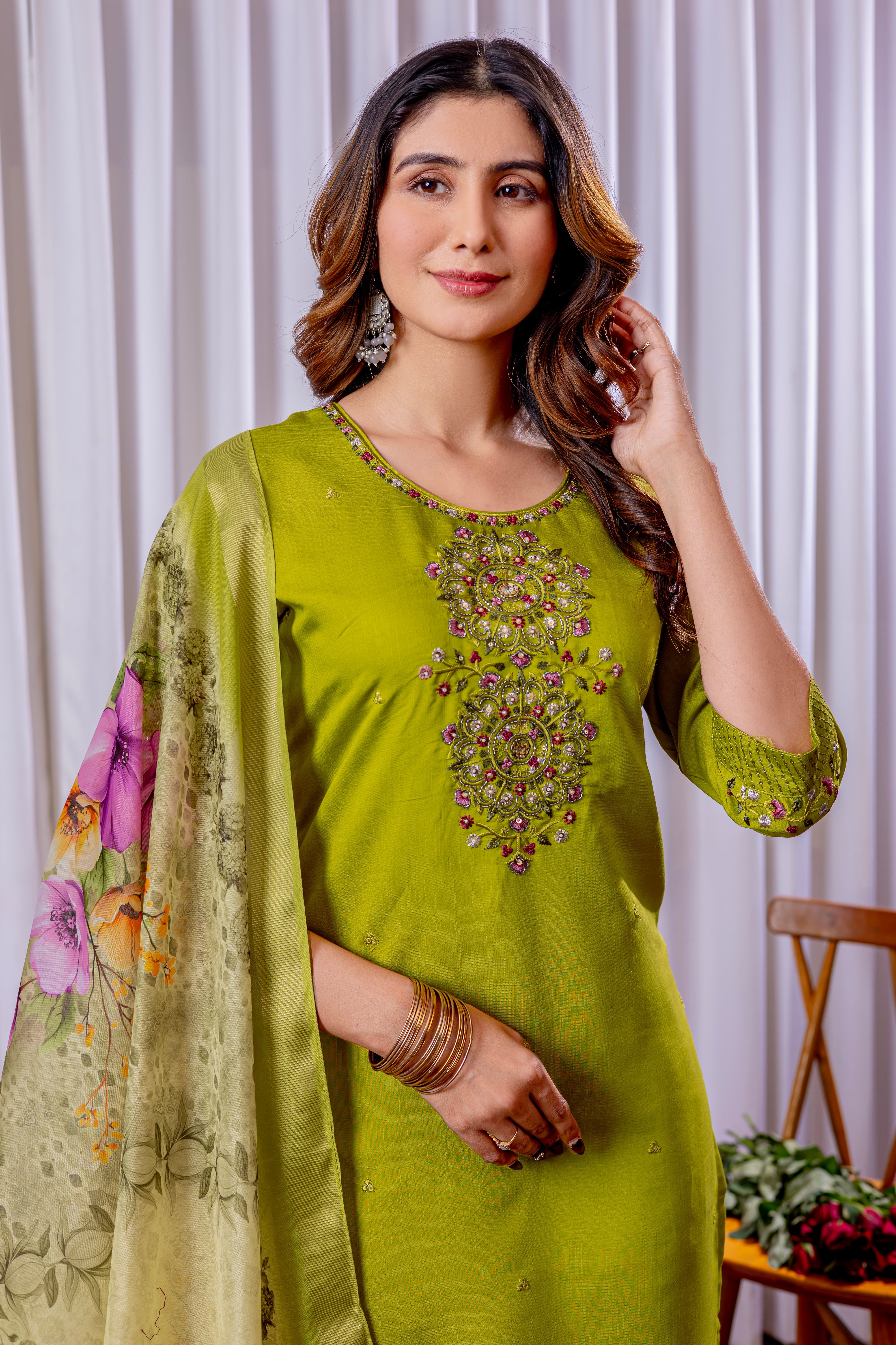Hanch Viscose Silk Embroidered Straight Kurti Set – Parrot Green