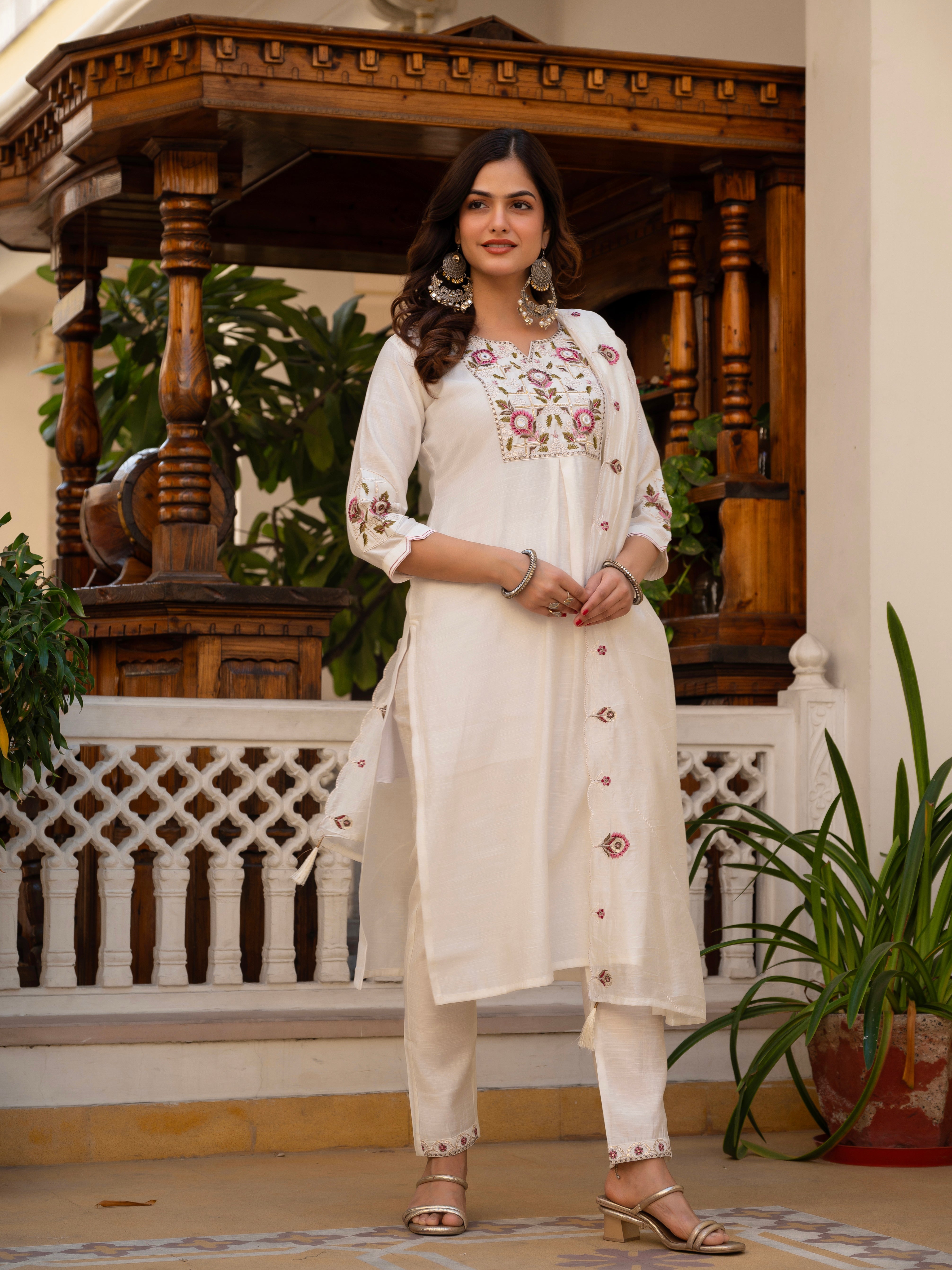 Hanch Pure Viscose Mango Silk Embroidered Straight Kurti Set – White
