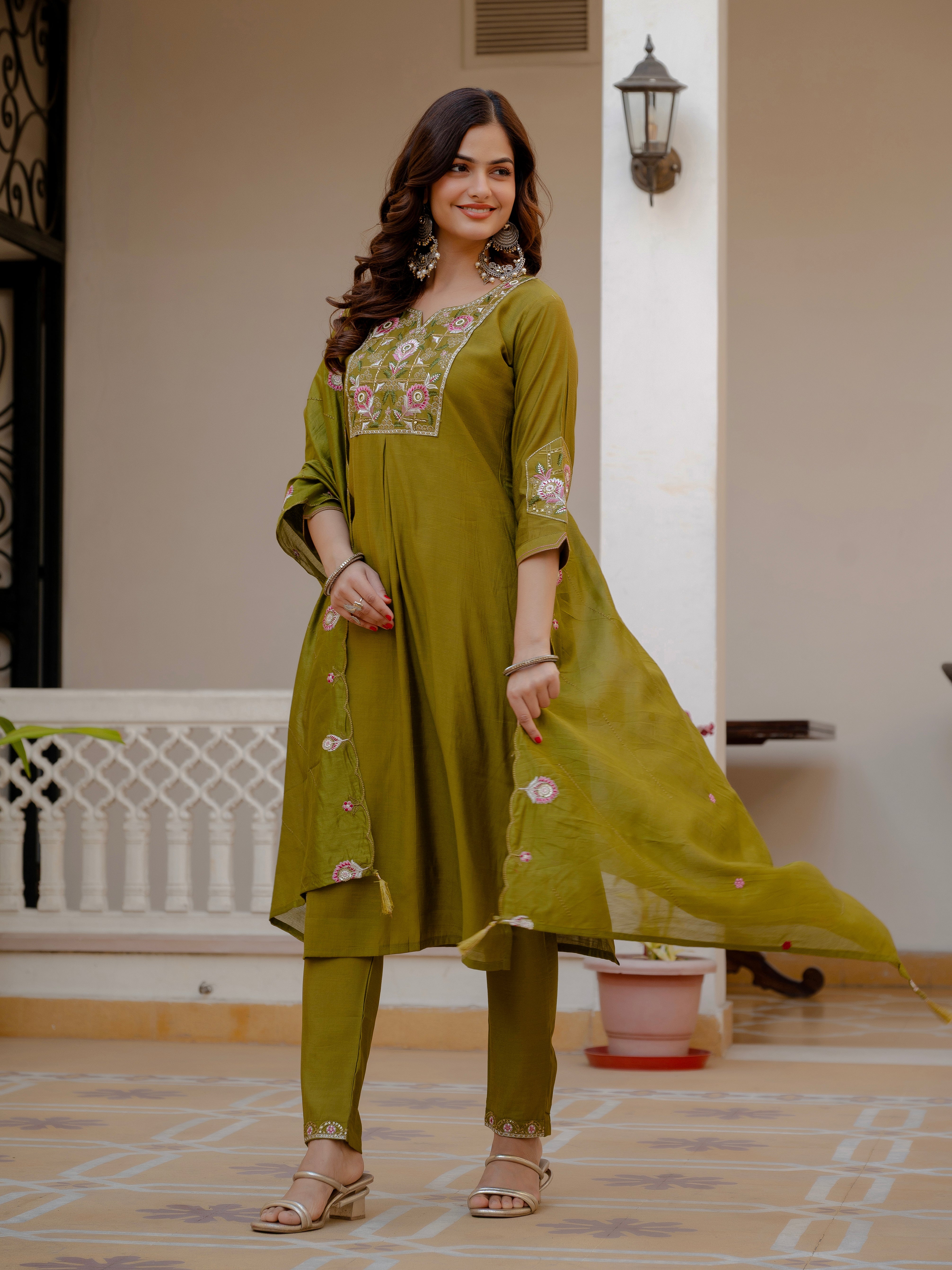 Hanch Pure Viscose Mango Silk Embroidered Straight Kurti Set – Mahendi Green