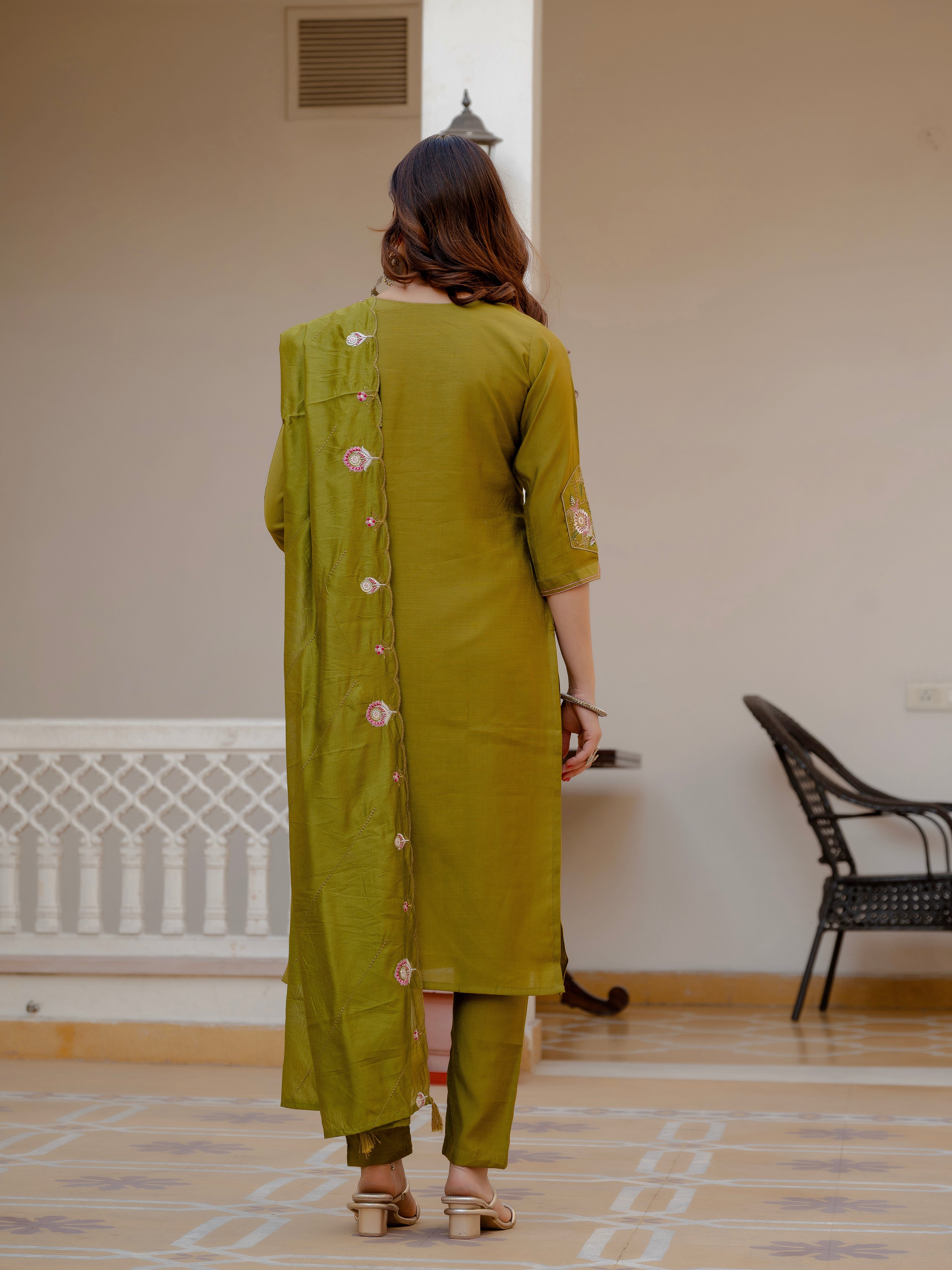 Hanch Pure Viscose Mango Silk Embroidered Straight Kurti Set – Mahendi Green
