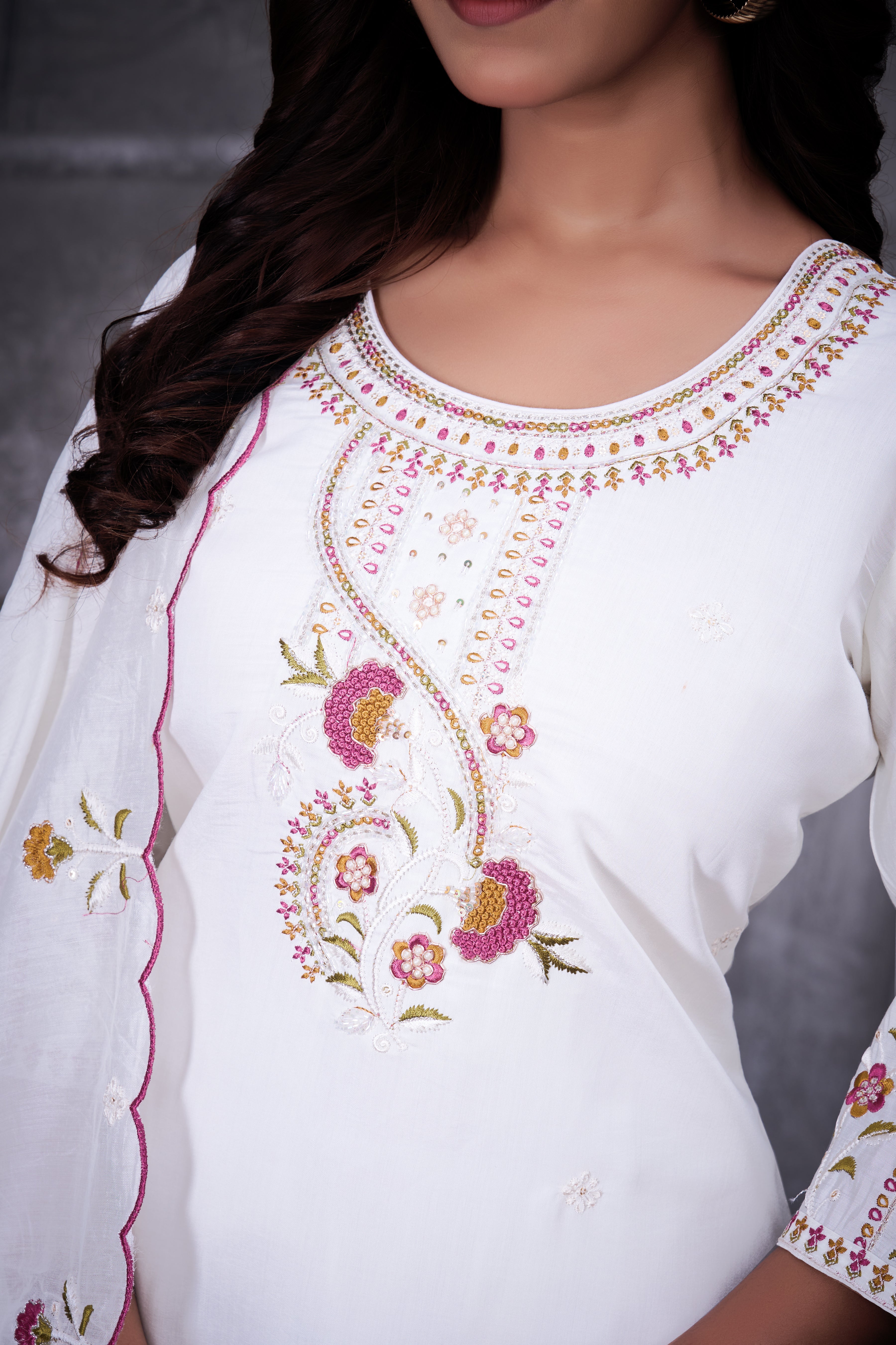 Hanch Roman Silk Embroidered Straight Kurti Set – White