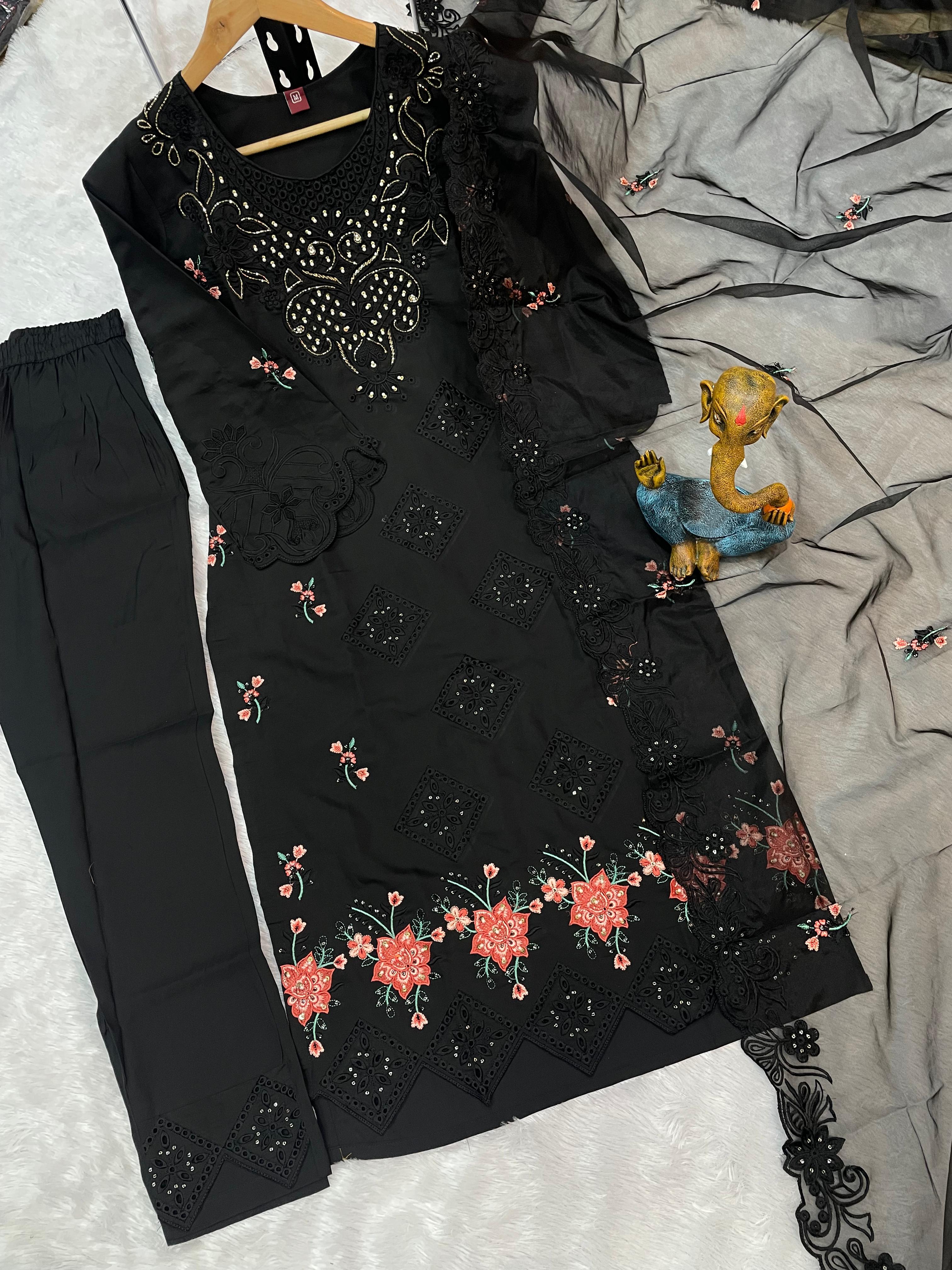 Hanch Heavy Viscose Roman Embroidered Straight Kurti Set – Black