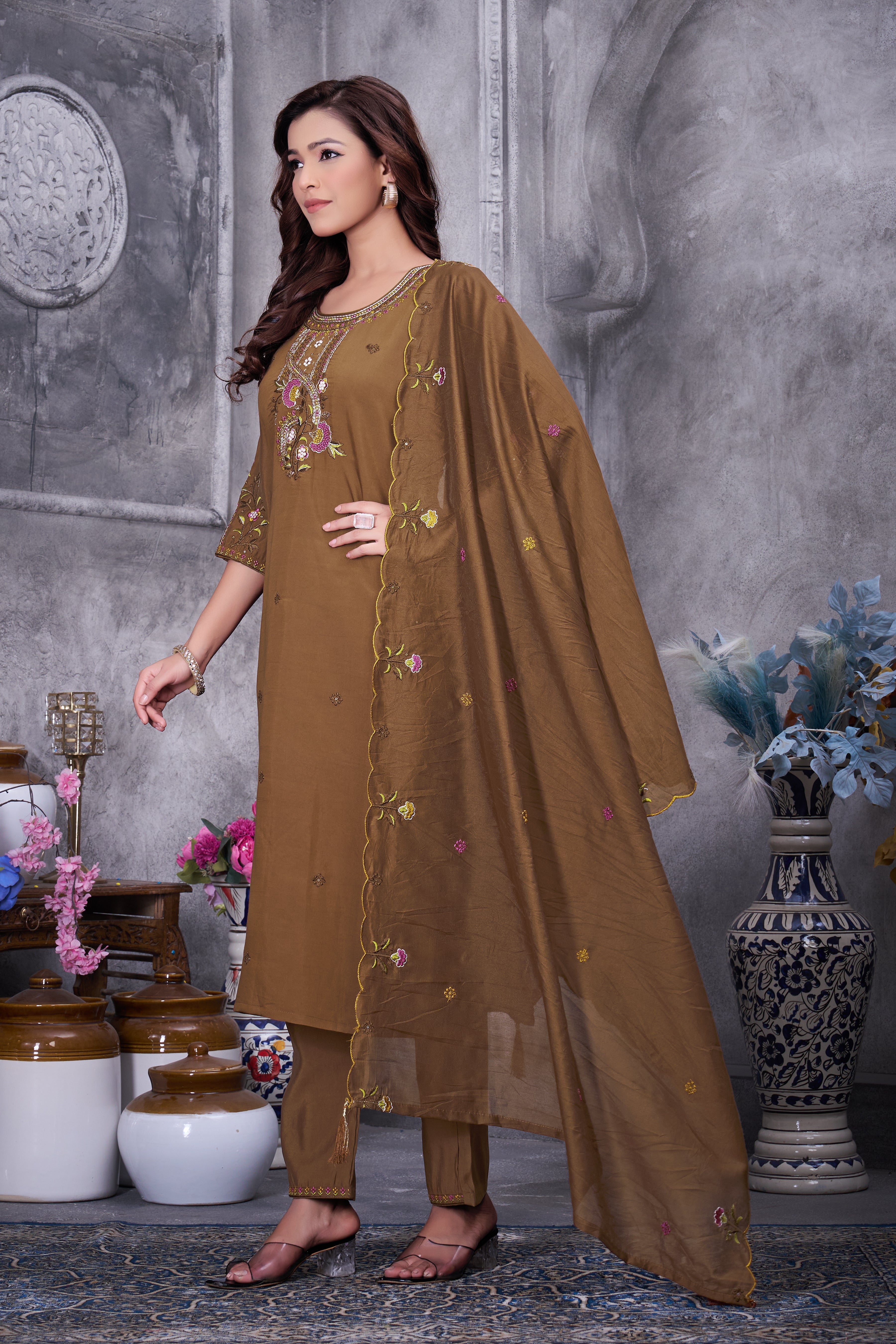 Hanch Roman Silk Embroidered Straight Kurti Set – Brown