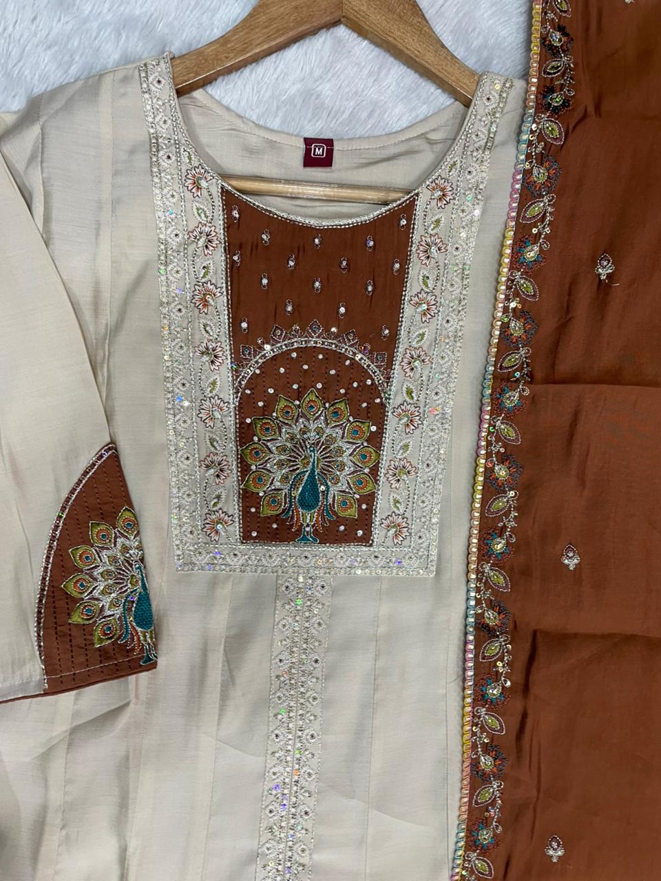 Hanch Roman Silk Embroidered Anarkali Kurti Set – Cream