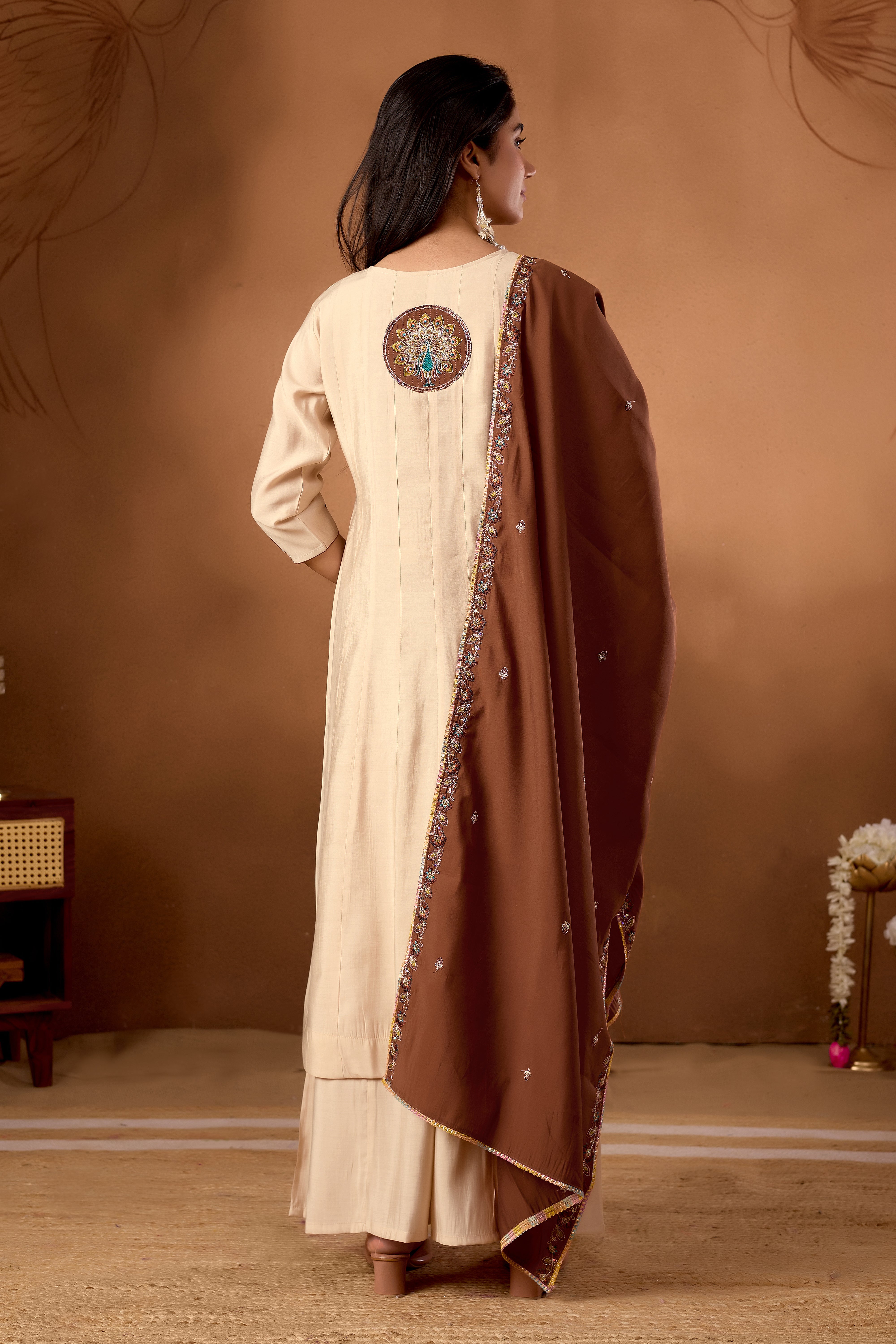 Hanch Roman Silk Embroidered Anarkali Kurti Set – Cream