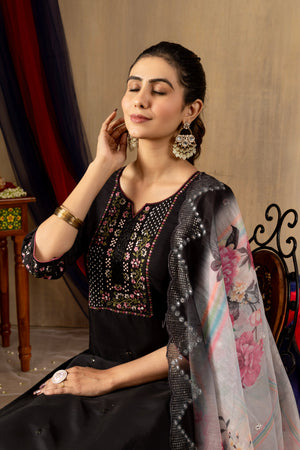 Hanch Roman Silk Embroidered Straight Kurti Set – Black