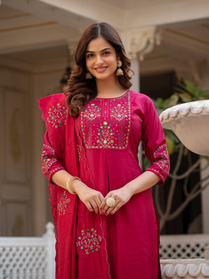 Hanch Pure Viscose Mango Silk Embroidered Straight Kurti Set – Pink