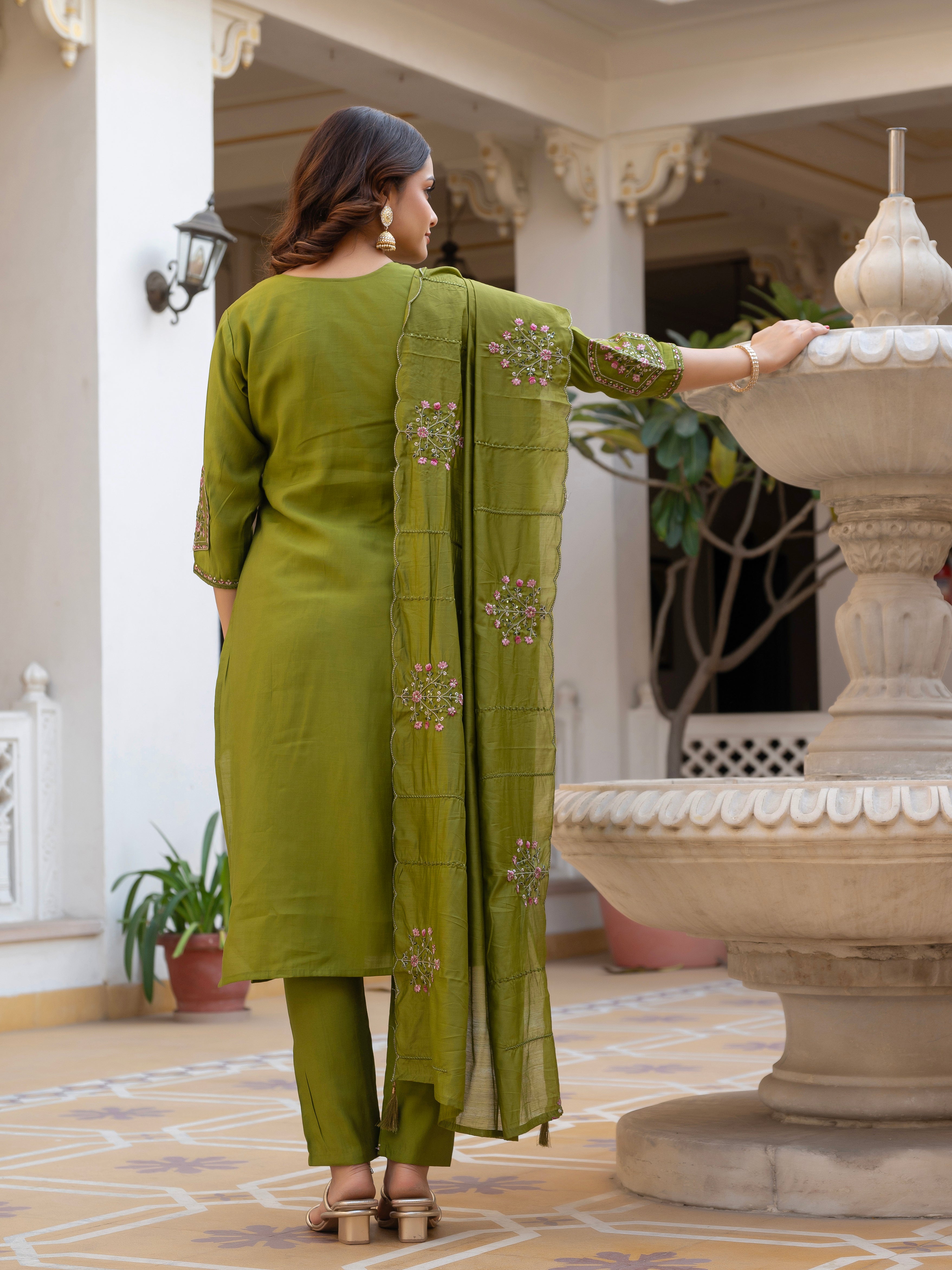 Hanch Pure Viscose Mango Silk Embroidered Straight Kurti Set – Mhendi Green