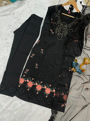 Hanch Heavy Viscose Roman Embroidered Straight Kurti Set – Black