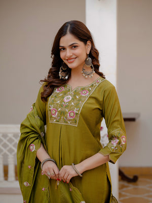 Hanch Pure Viscose Mango Silk Embroidered Straight Kurti Set – Mahendi Green