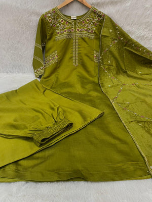 Hanch Viscose Mango Silk Embroidered Anarkali Kurti Set – Mahendi Green