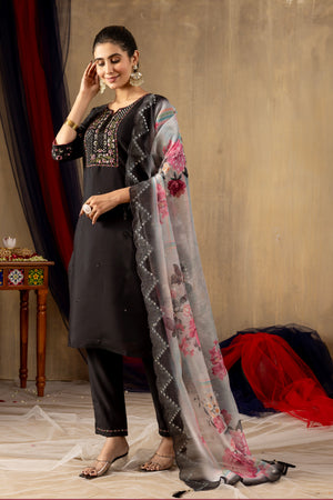 Hanch Roman Silk Embroidered Straight Kurti Set – Black