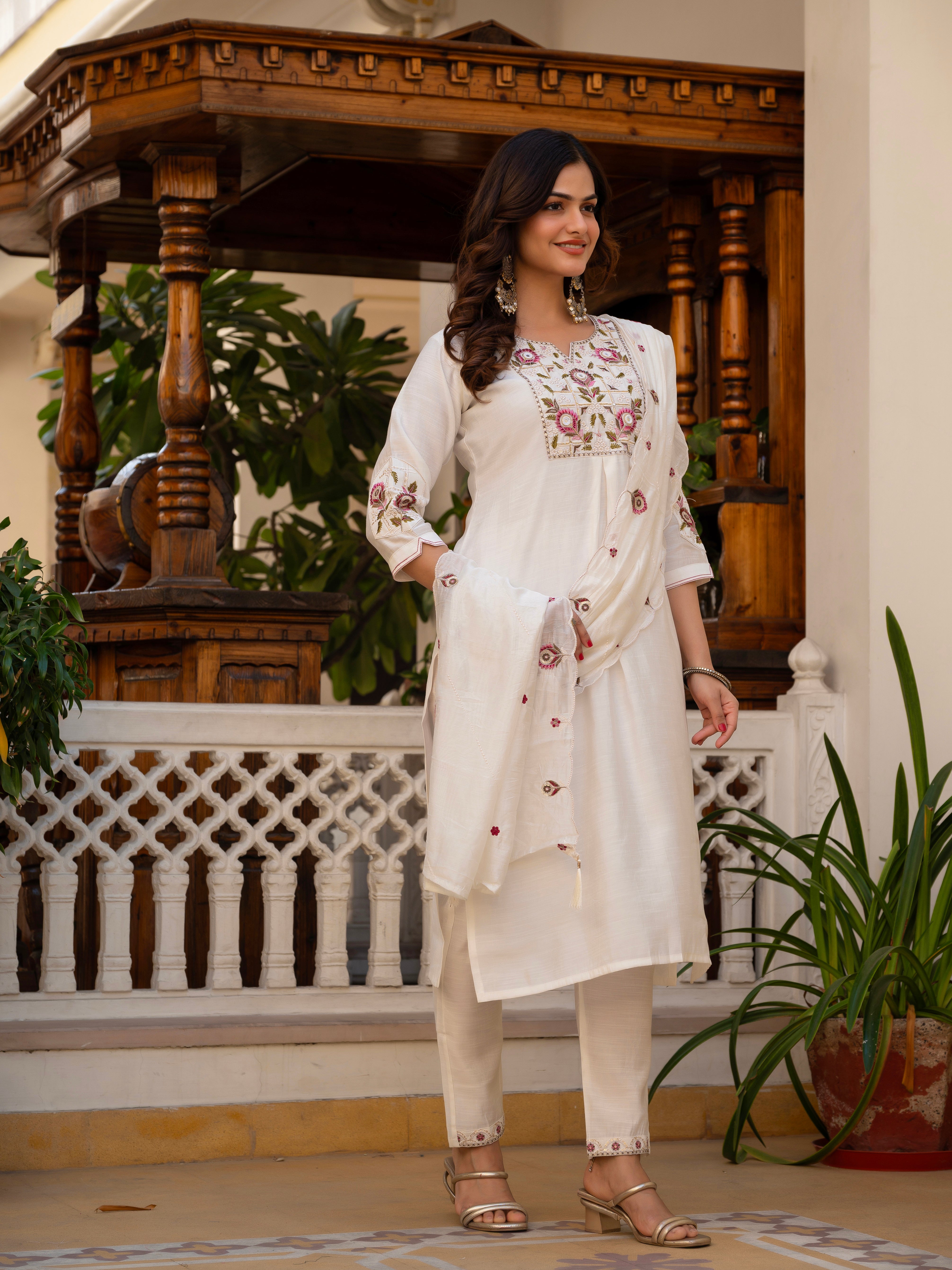 Hanch Pure Viscose Mango Silk Embroidered Straight Kurti Set – White