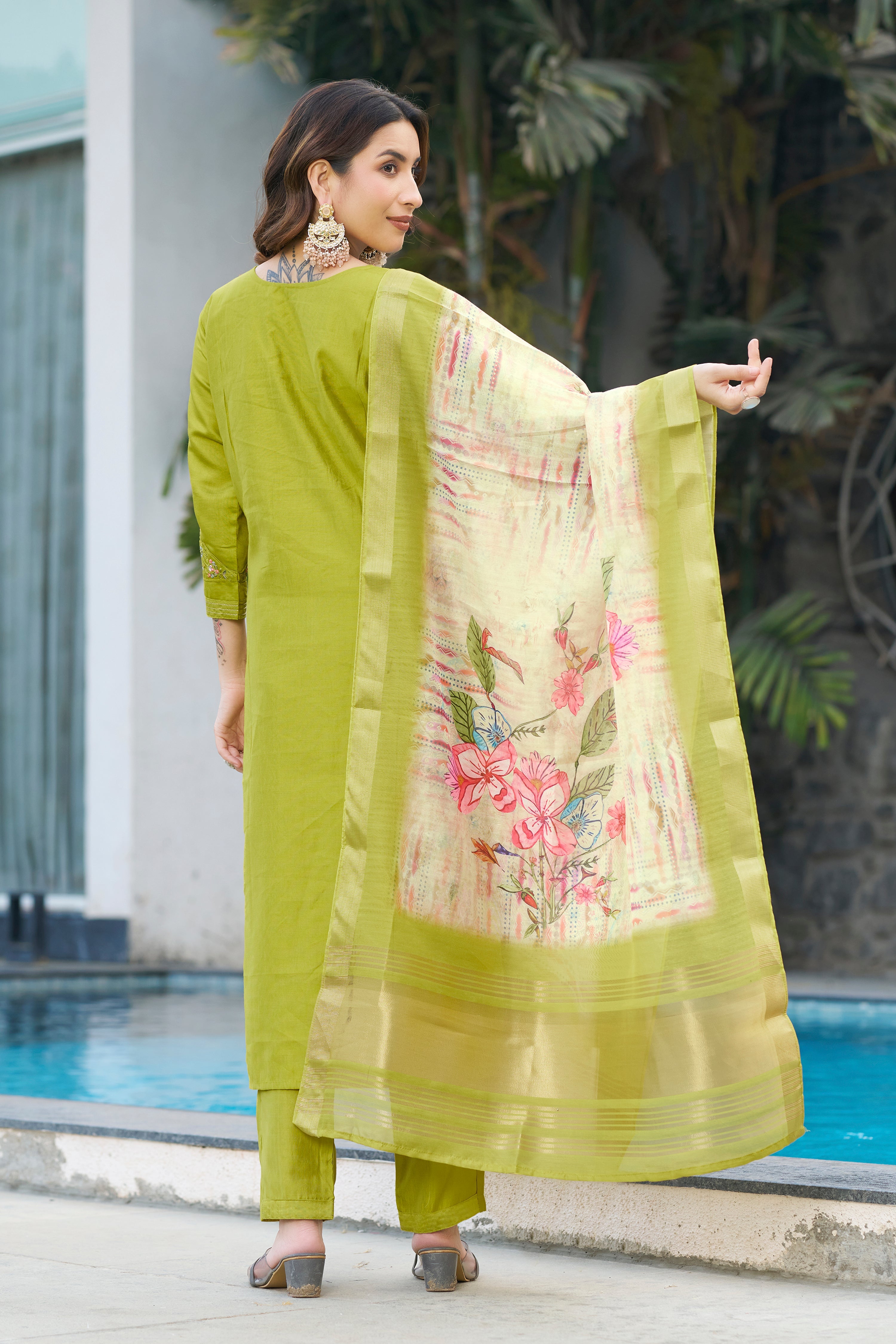 Hanch Viscose Silk Embroidered Straight Kurti Set – Parrot Green