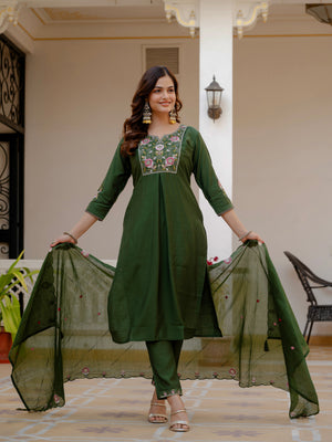 Hanch Pure Viscose Mango Silk Embroidered Straight Kurti Set – Green