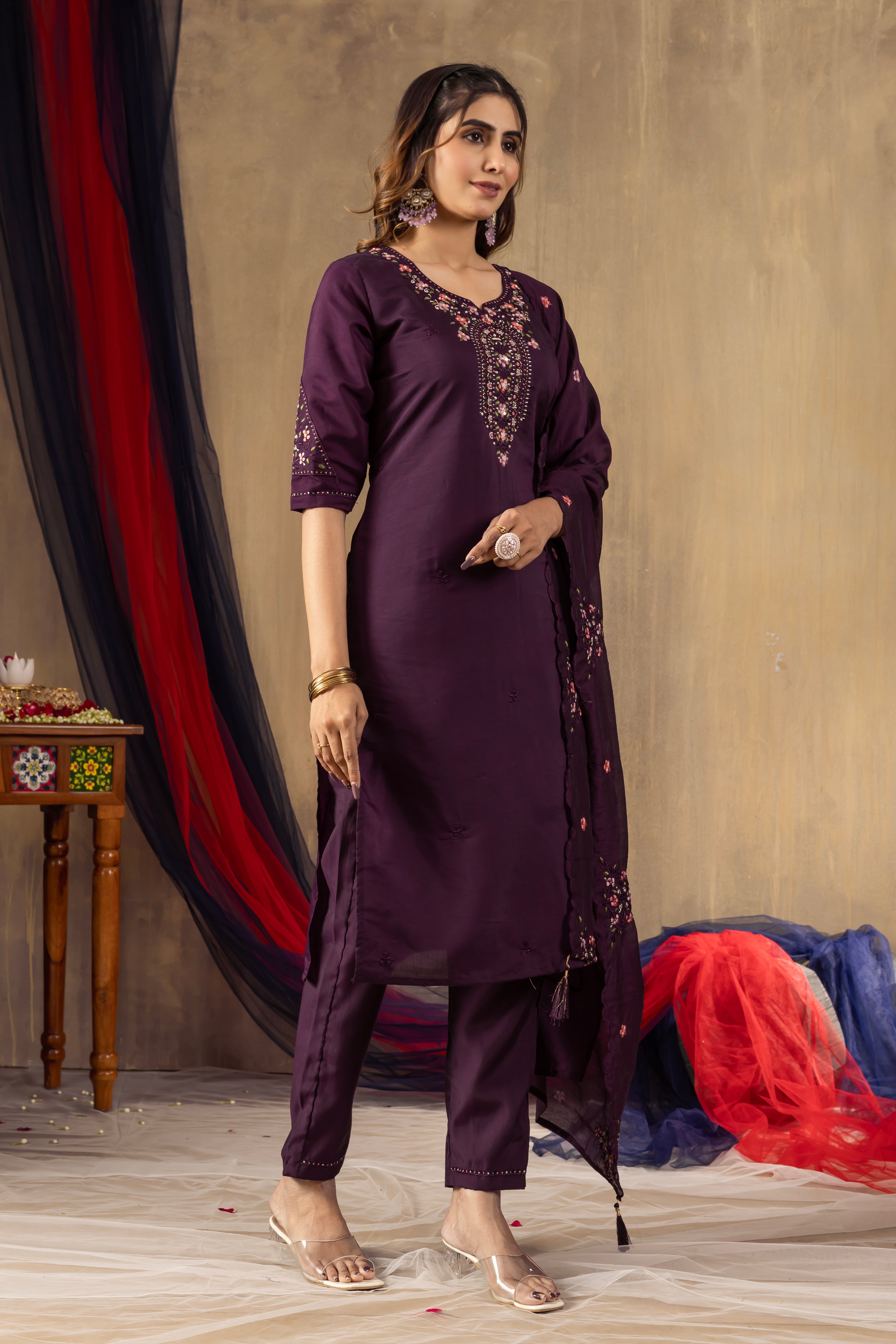 Hanch Roman Silk Embroidered Straight Kurti Set – Wine