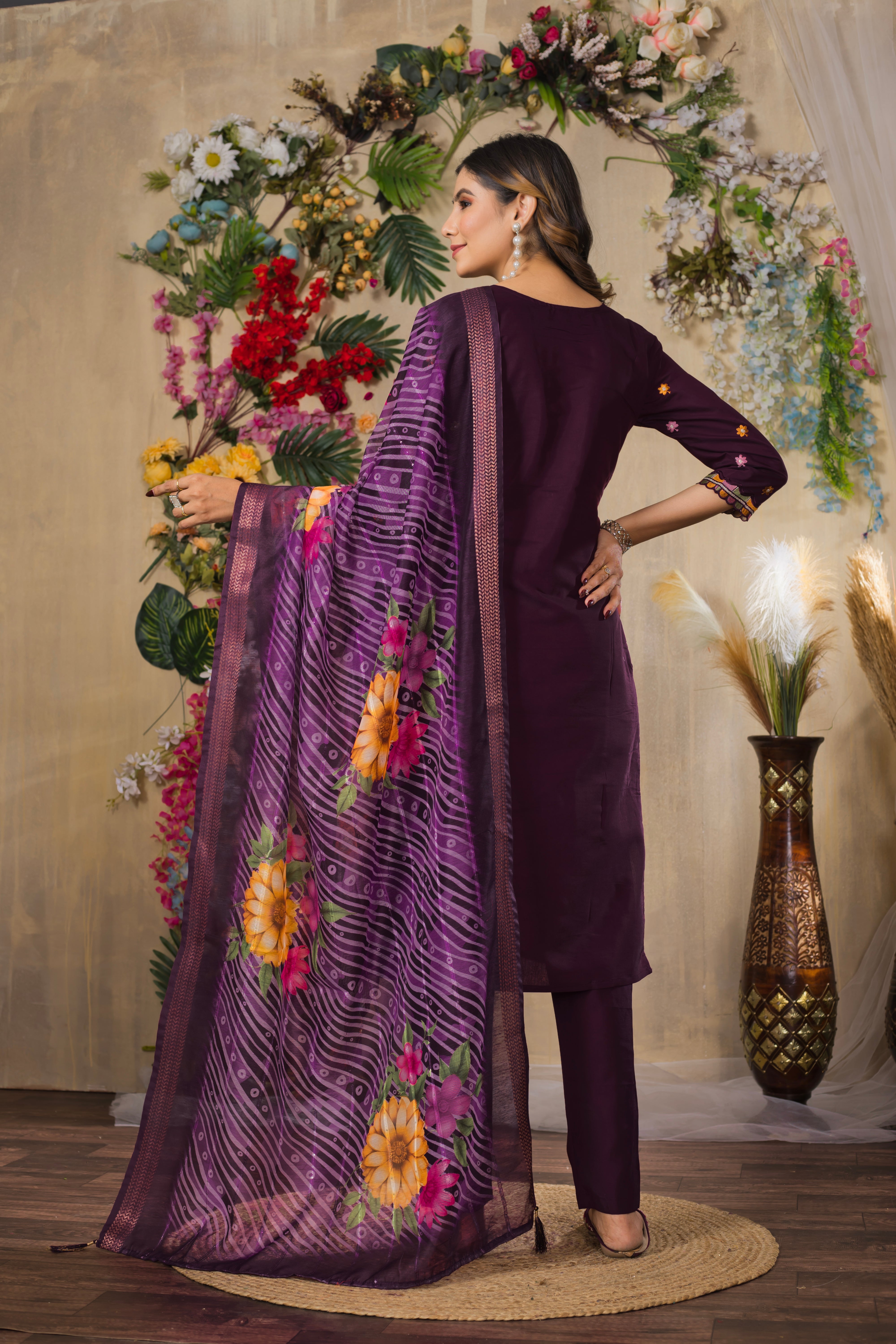 Hanch Roman Silk Embroidered Straight Kurti Set – Wine