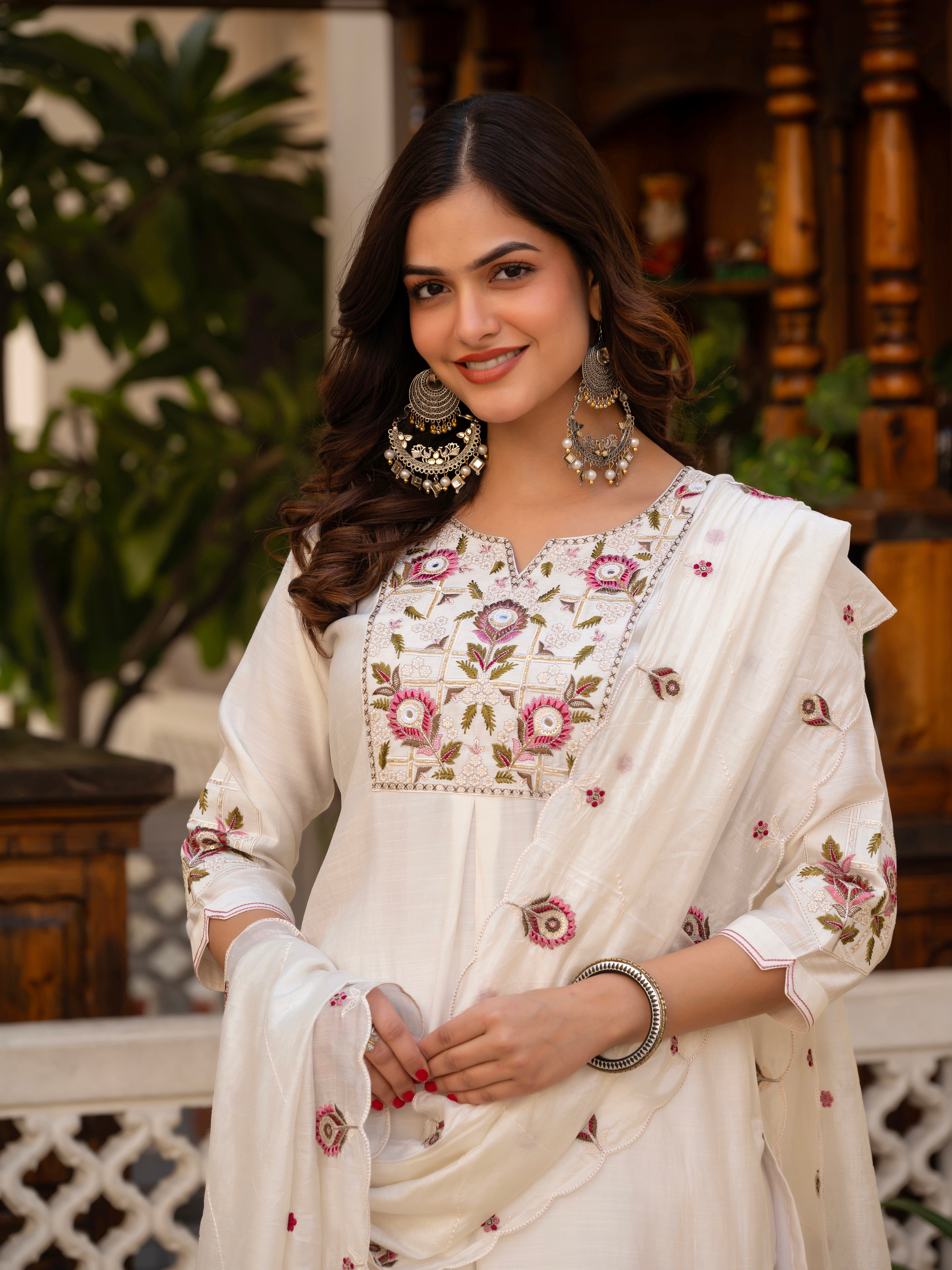 Hanch Pure Viscose Mango Silk Embroidered Straight Kurti Set – White