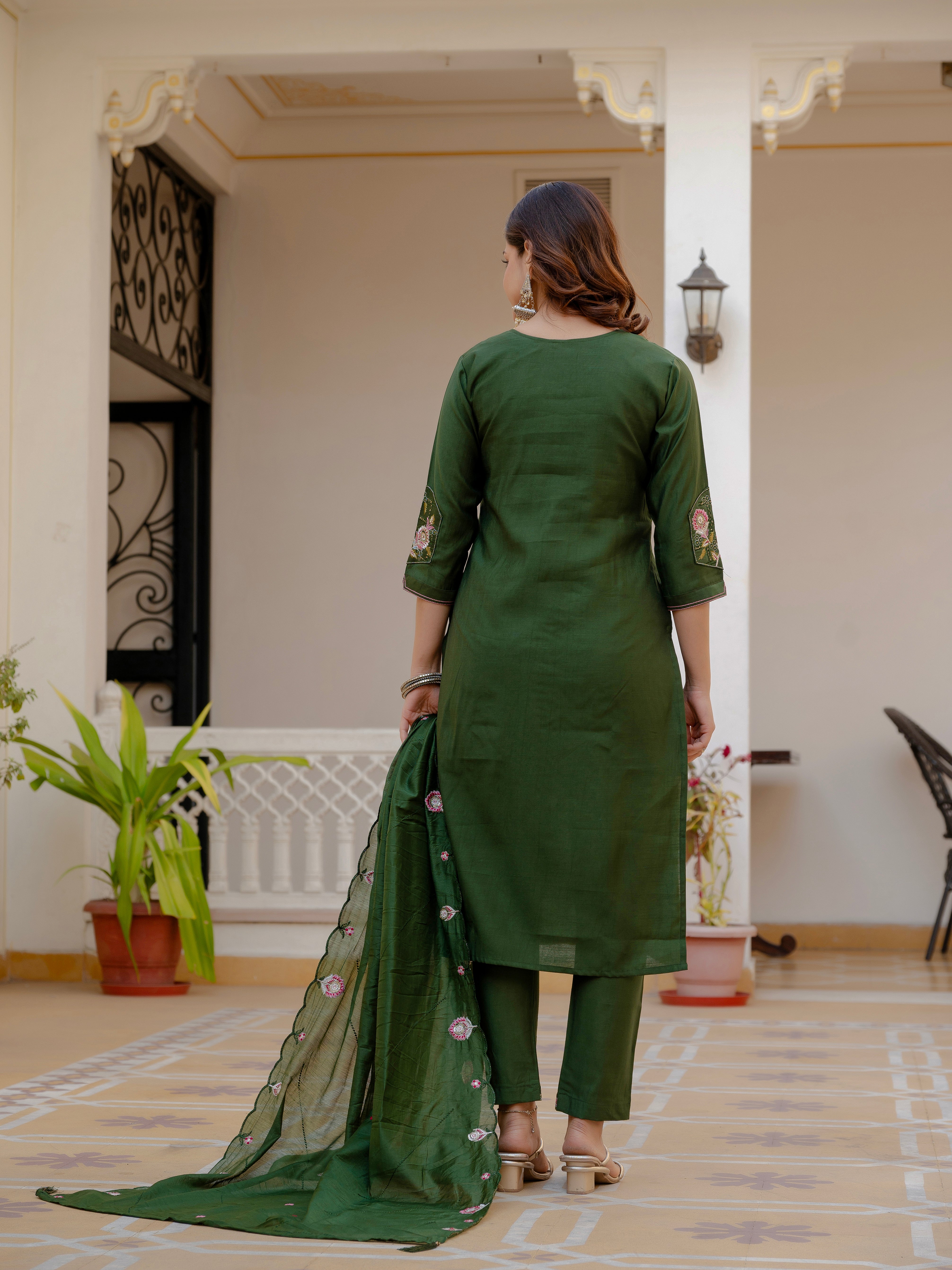 Hanch Pure Viscose Mango Silk Embroidered Straight Kurti Set – Green