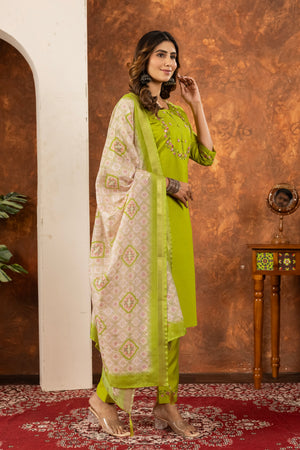 Hanch Marina Silk Embroidered Straight Kurti Set – Parrot Green