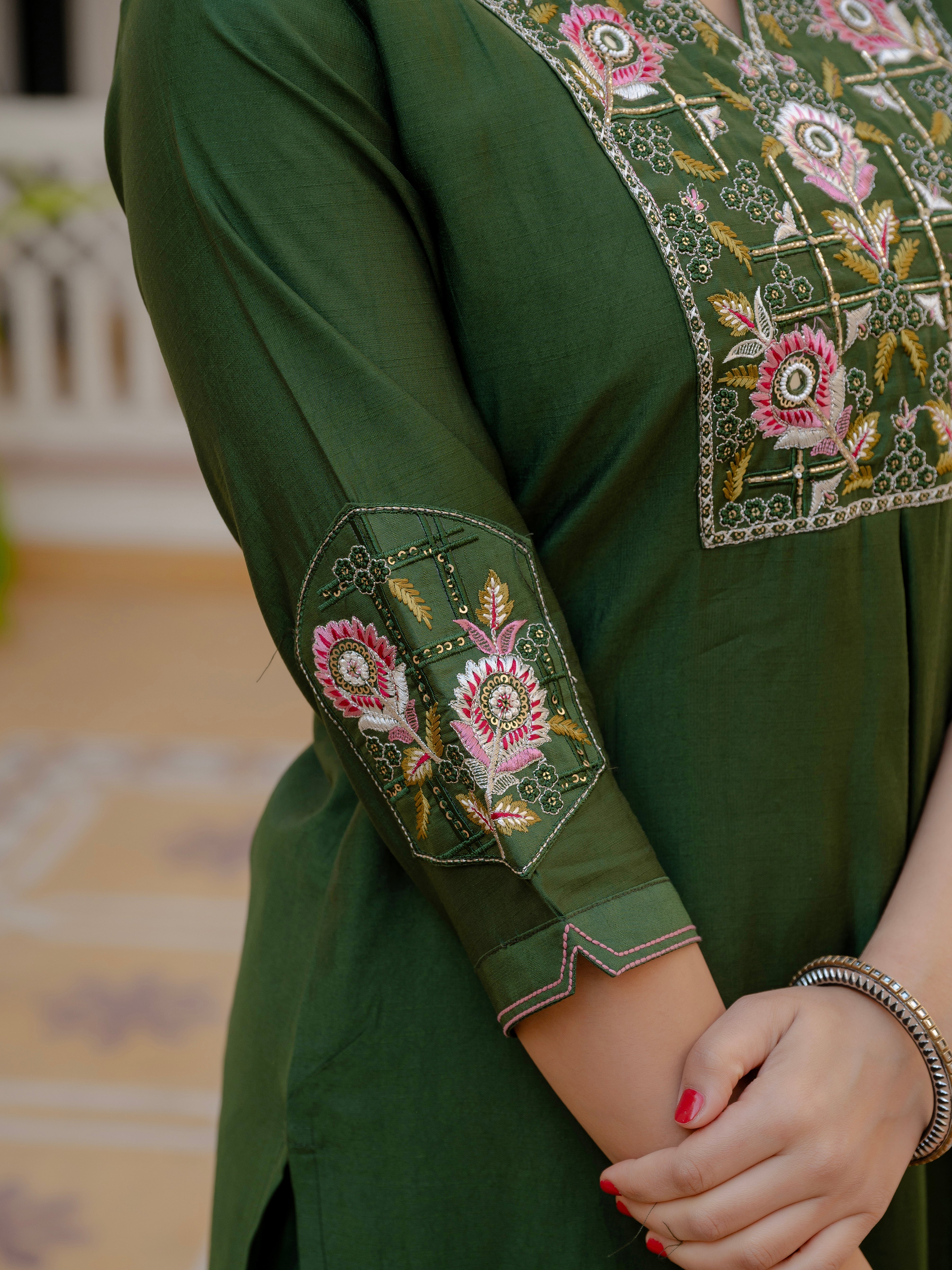 Hanch Pure Viscose Mango Silk Embroidered Straight Kurti Set – Green