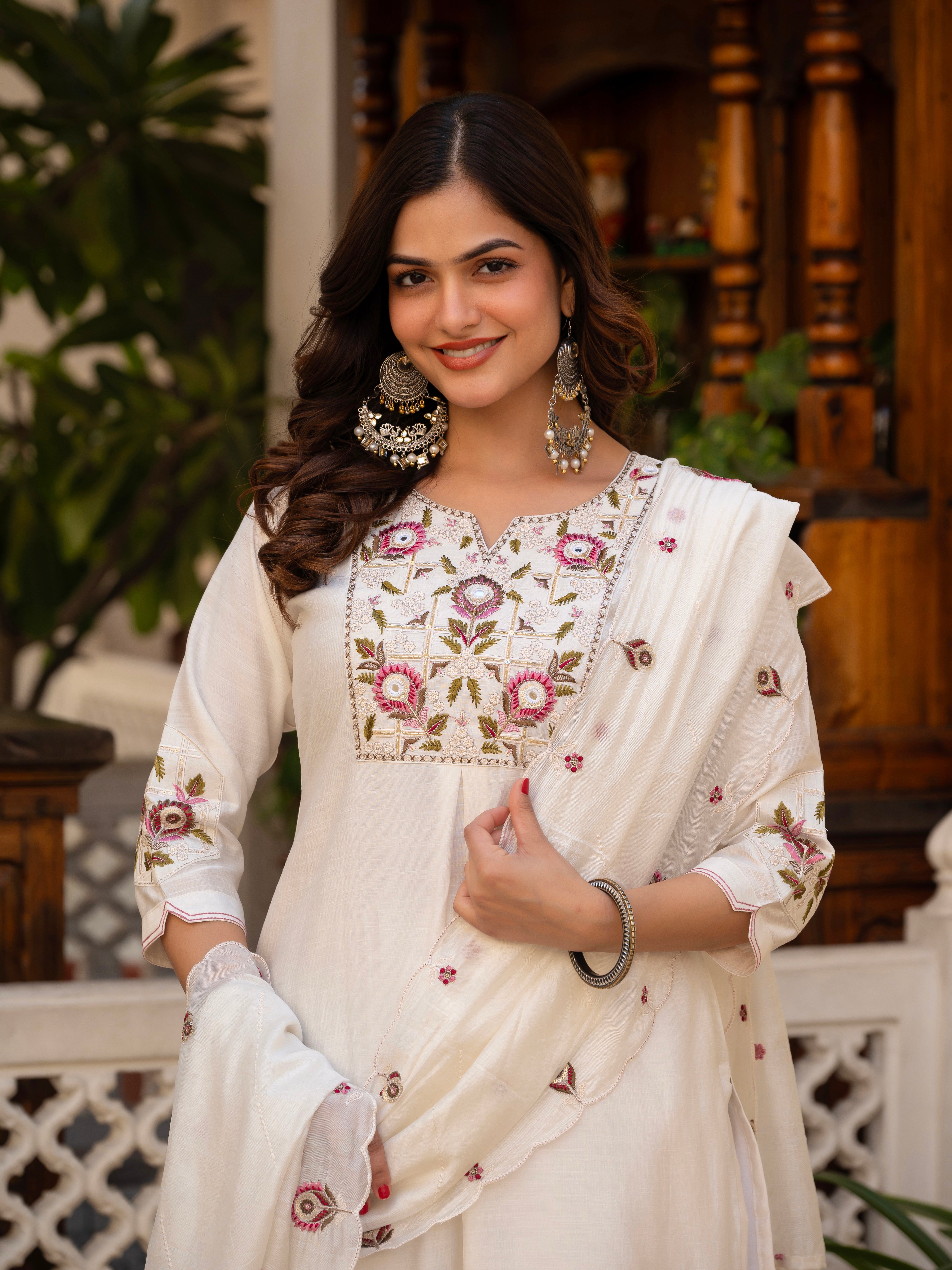 Hanch Pure Viscose Mango Silk Embroidered Straight Kurti Set – White