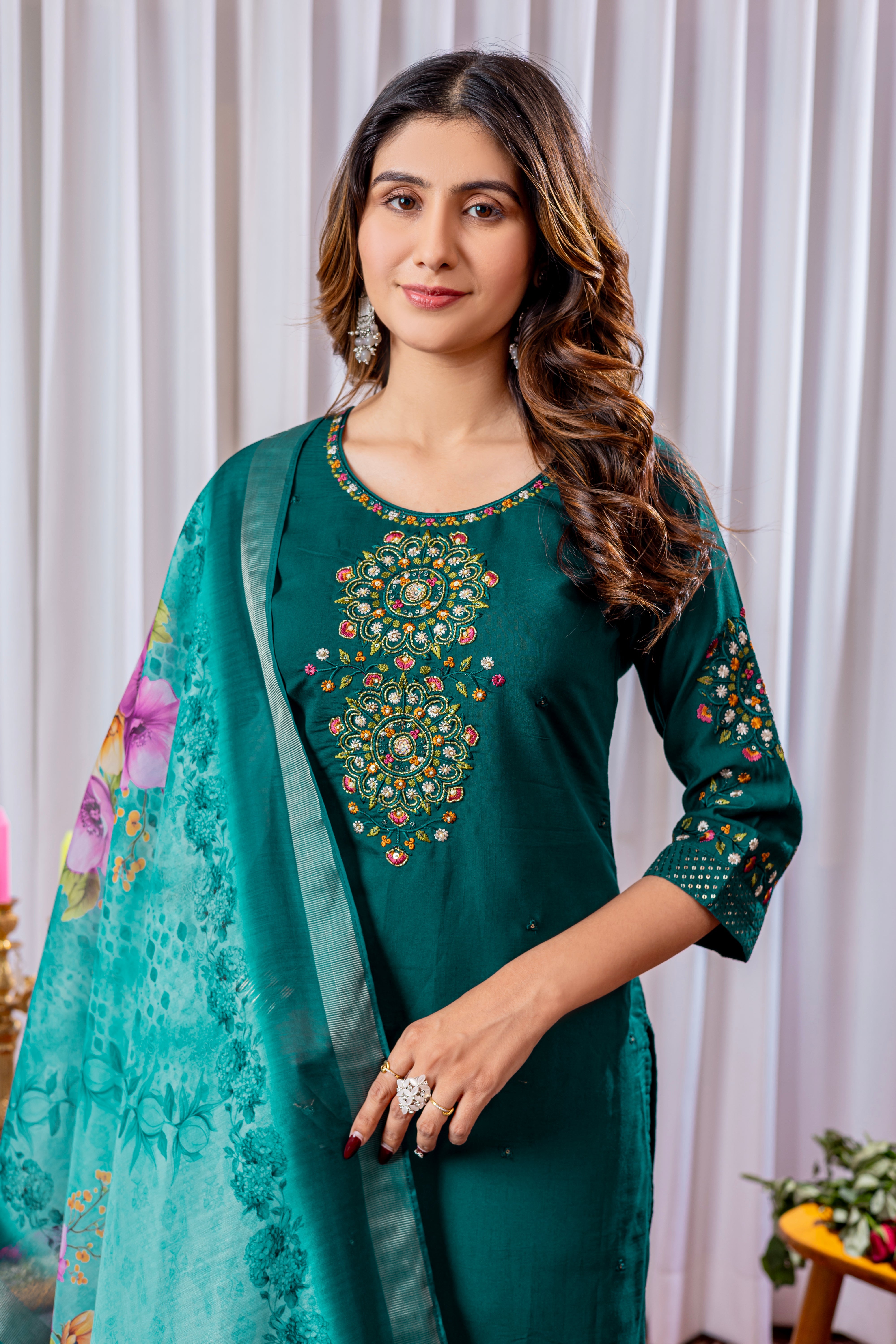 Hanch Viscose Silk Embroidered Straight Kurti Set – Green