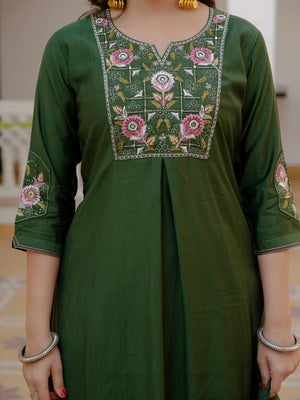 Hanch Pure Viscose Mango Silk Embroidered Straight Kurti Set – Green