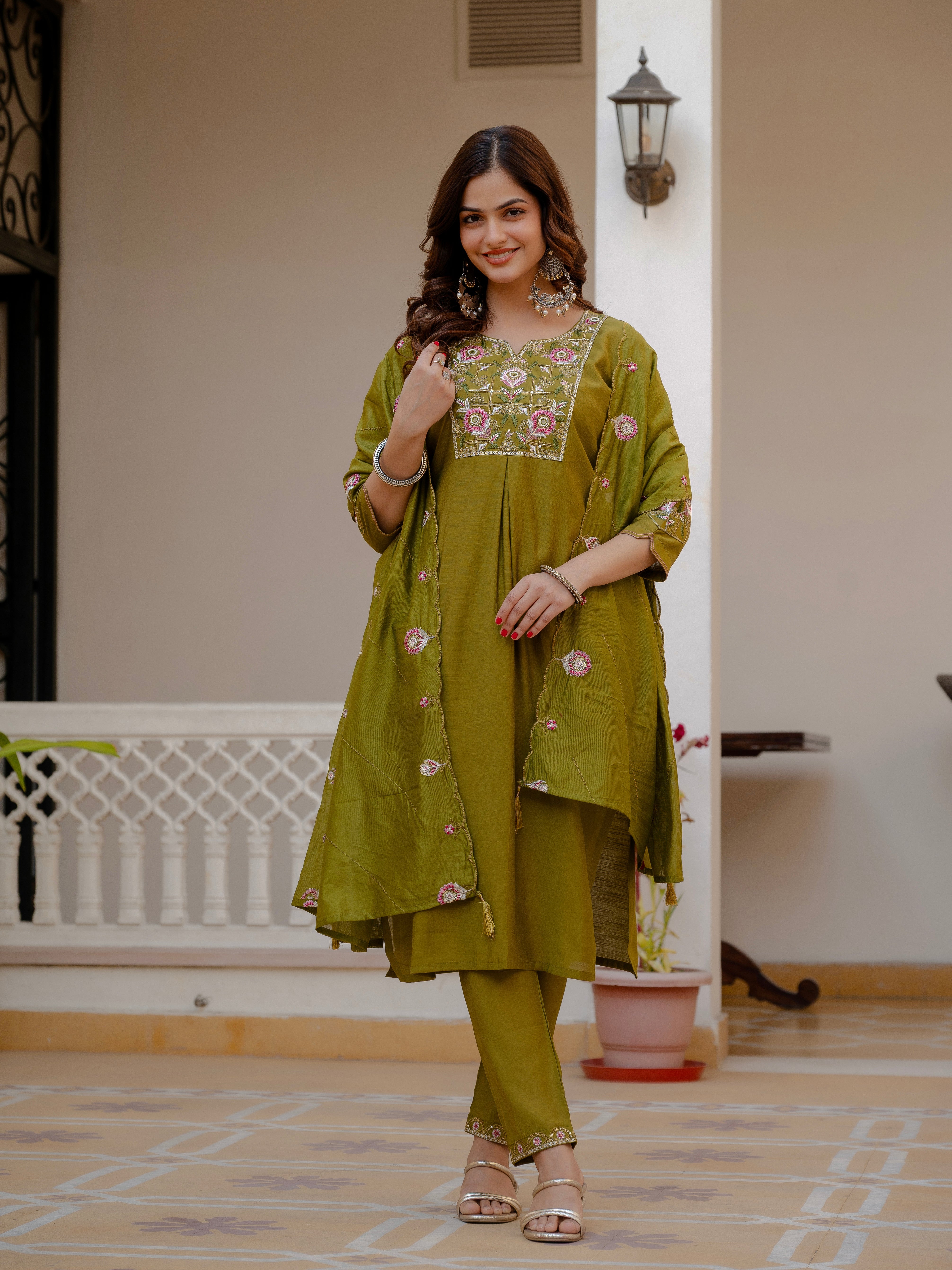Hanch Pure Viscose Mango Silk Embroidered Straight Kurti Set – Mahendi Green