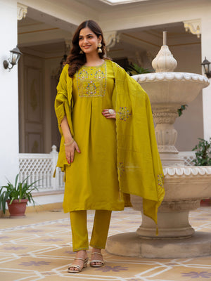 Hanch Pure Viscose Mango Silk Embroidered Straight Kurti Set – Yellow